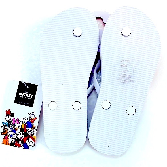 🆕 Disney Ltd Edition Women’s Mickey & Friends “Ears” Icon B&W Slip-On Sandals - Picture 2 of 10